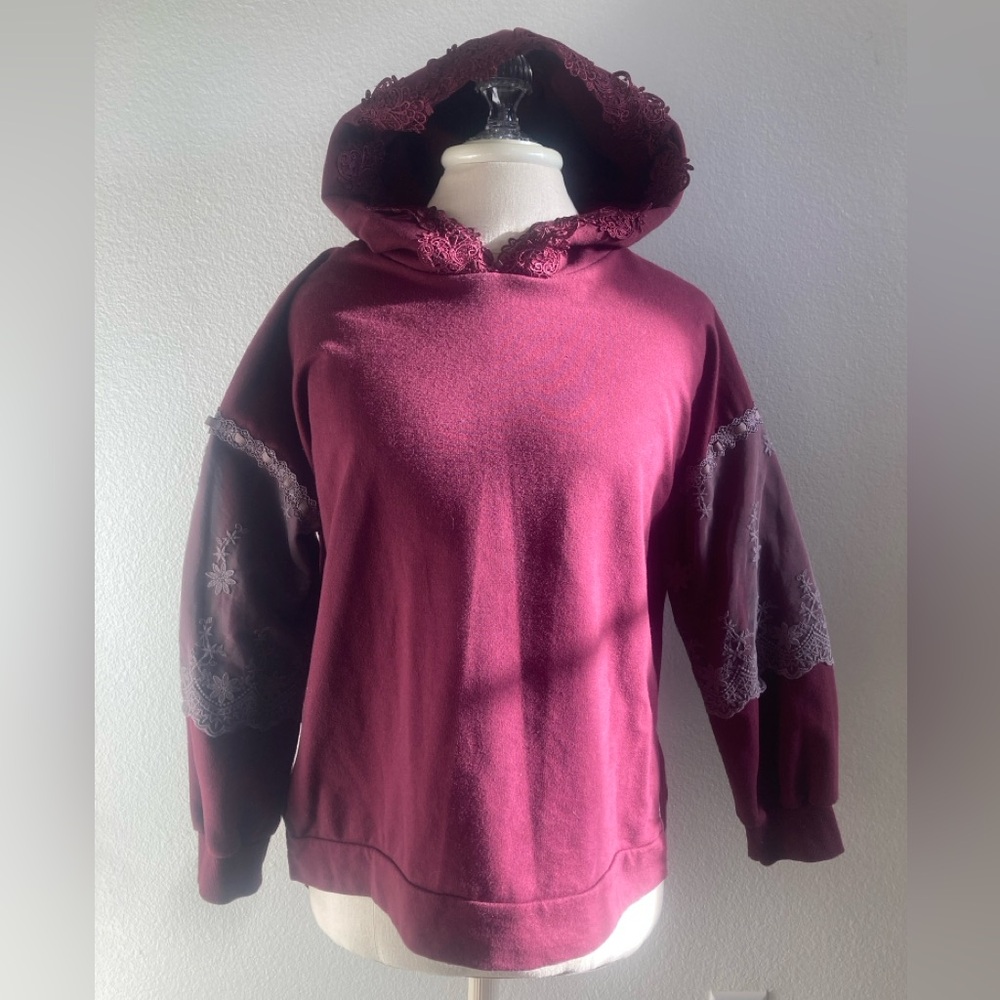 Jfashion Axes Femme Burgundy Hoodie with Lace Accents